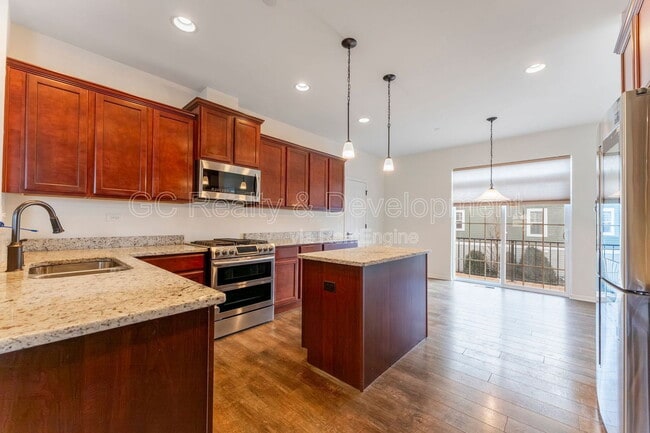 Photo - 112 Waterbury Cir