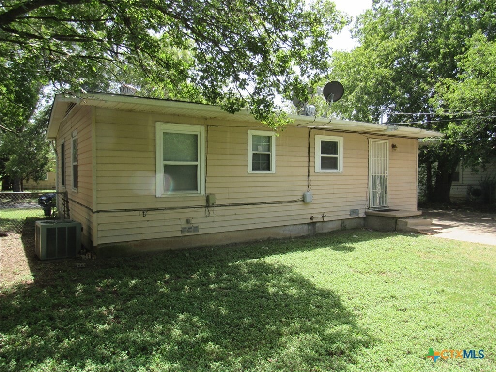 Photo - 1701 Elkins Ave