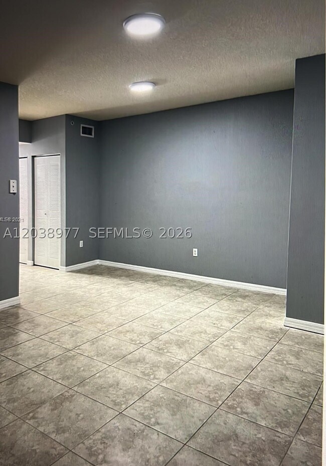 Photo - 115 SW 42nd Ave Unit 206