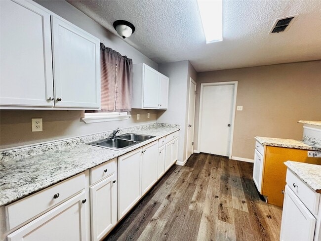 Photo - 215 Birdwell Rd