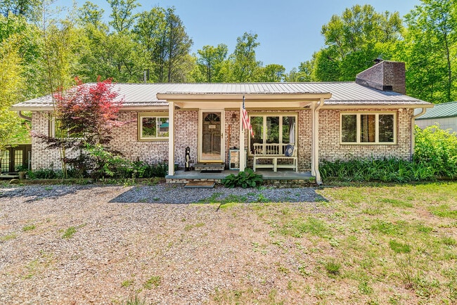 Photo - 2143 Pisgah Hwy