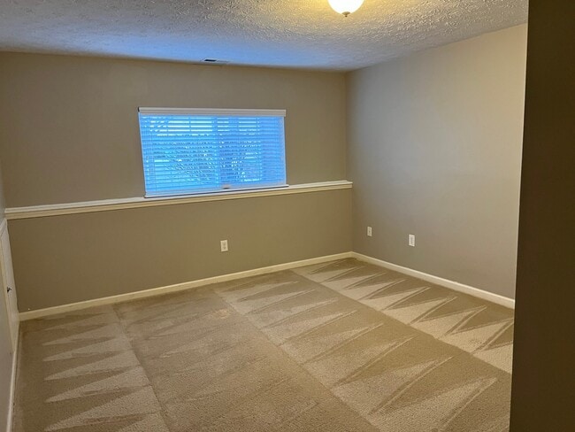 Photo - 13833 Willesden Cir
