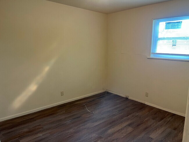 Photo - 1364 Gormans Ln