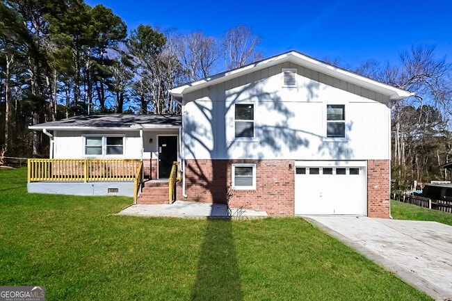 Building Photo - 4975 Manor Dr SW