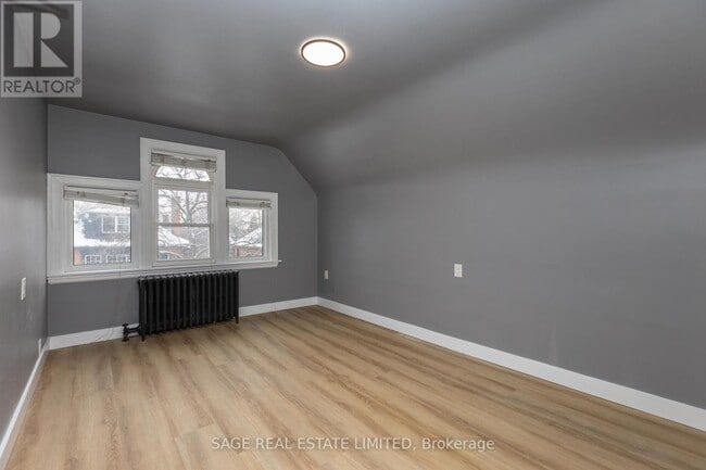 Photo - 28 Eastbourne Ave Unit 3