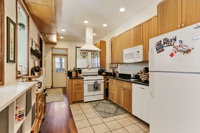 Photo - 1116 Monroe St NW