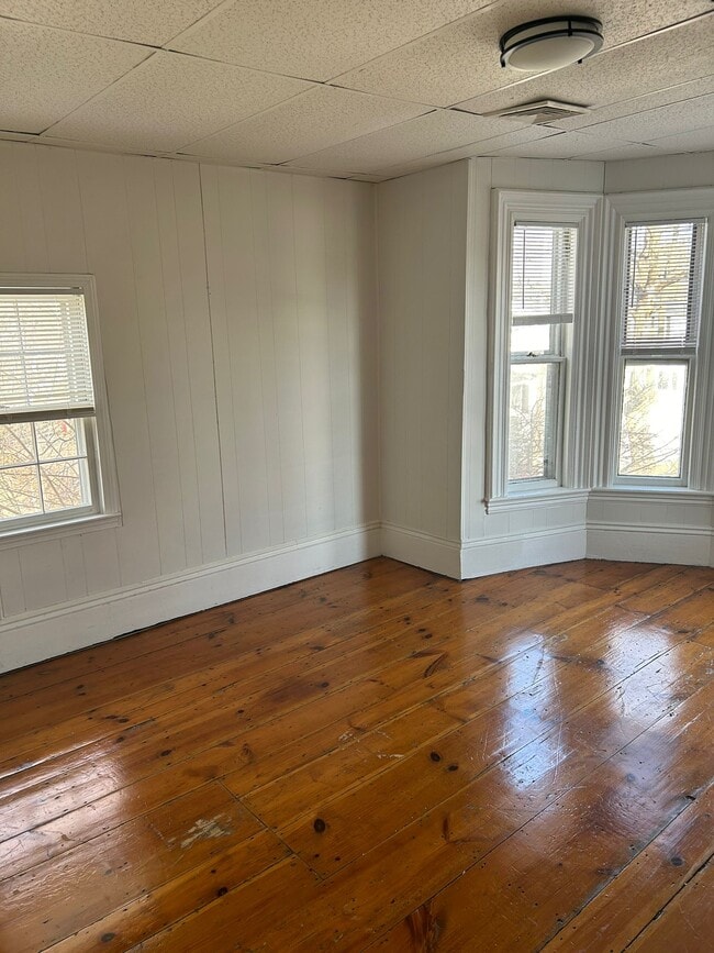 Building Photo - 71 Bolton St Unit Apt1