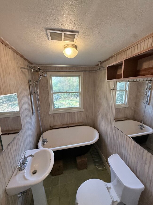 Photo - 2 Bedroom / 1 Bath – Available Now West Athens