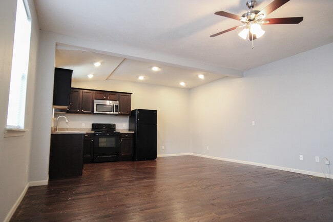 Photo - 459 S Main Ave