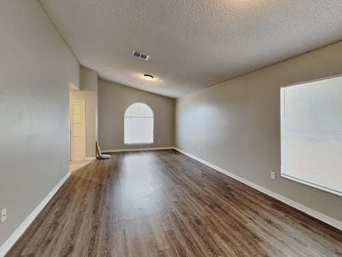 Photo - 1829 Coyote Pl