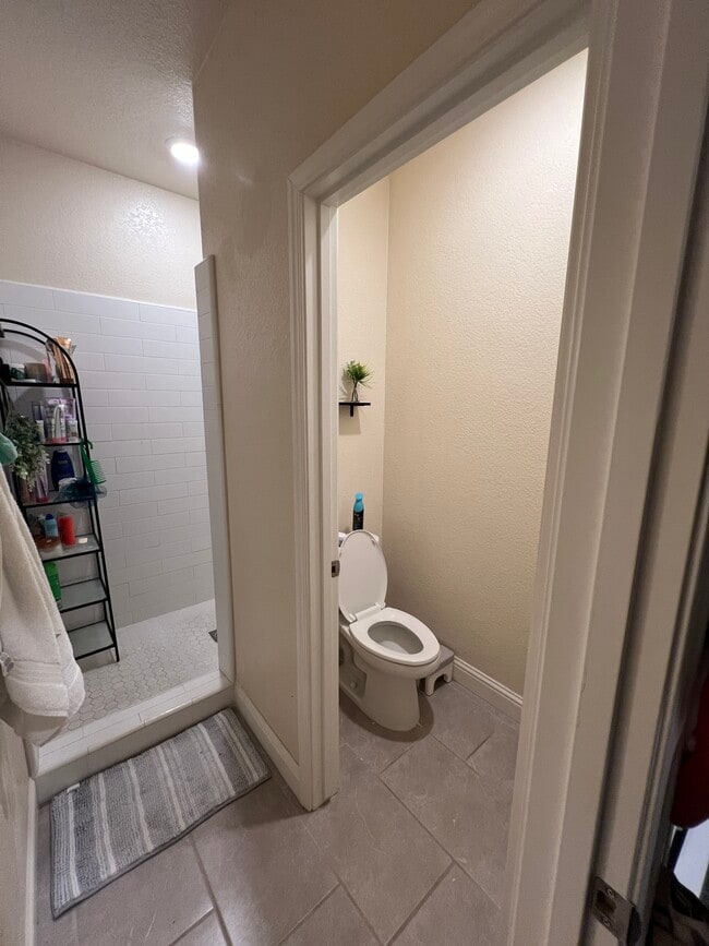 Photo - 432 Noble Dr