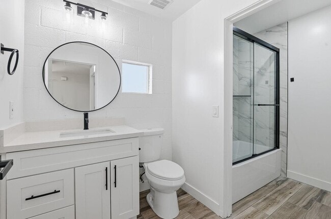 Photo - 1111 W University Dr Unidad 1008