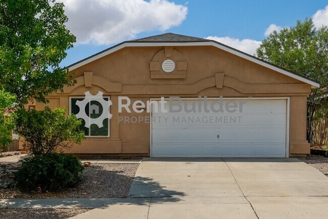 *** LEASE PENDING *** Please apply at your... - *** LEASE PENDING *** Please apply at your... House