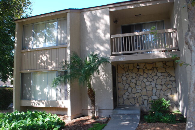 Building Photo - Renovated 3-bedroom townhouse in Todd Ranc...