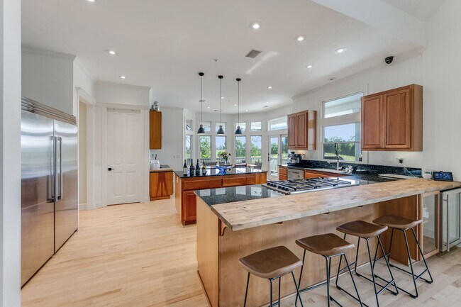 Photo - 150 Old Vine Ln