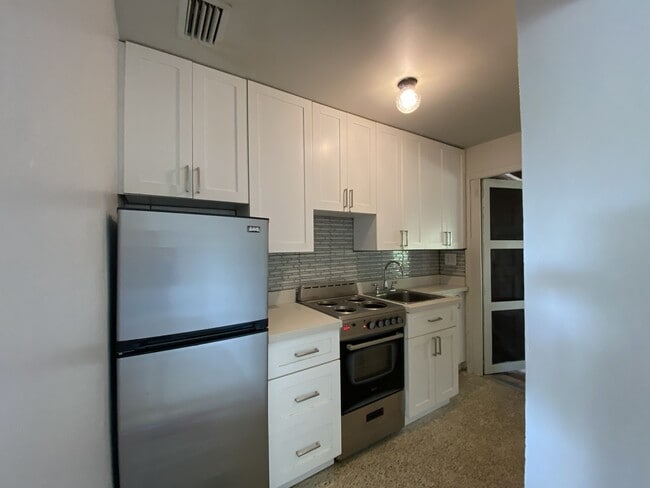 Photo - 5355 W 5th Ave Unidad 1 Bedroom