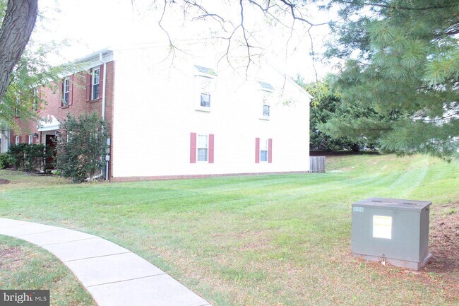 Photo - 902B Stockton Ct