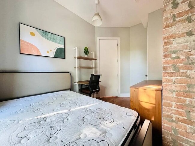 Furnished room/NOT APARTMENT