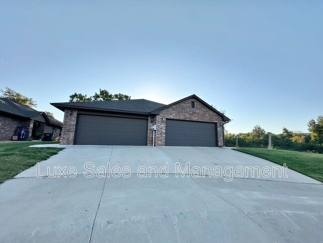 Photo - 412 Chalk Hill Ct