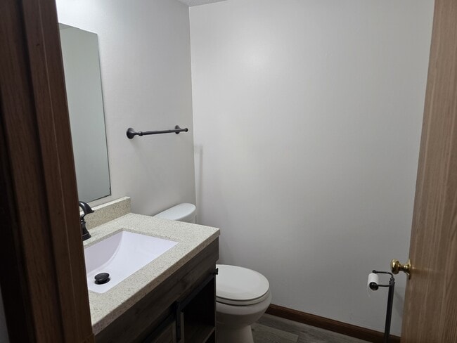 Photo - 905 Glyn Morgan Ct