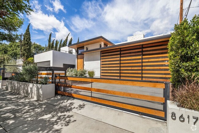 Building Photo - 8617 Higuera St Rental