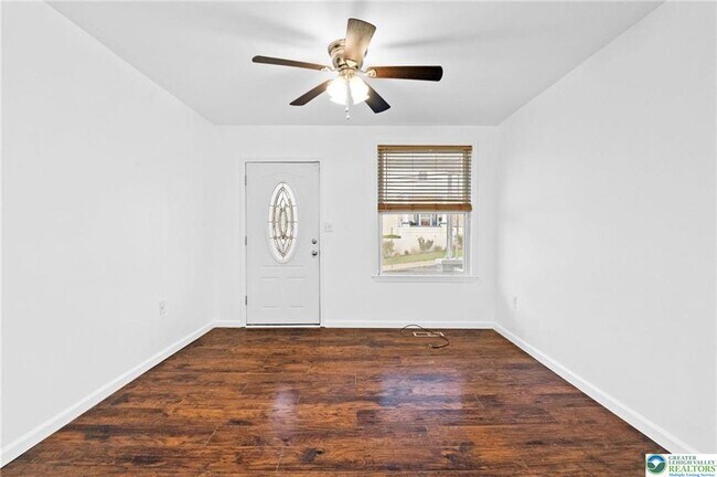 Photo - 921 Ridge St