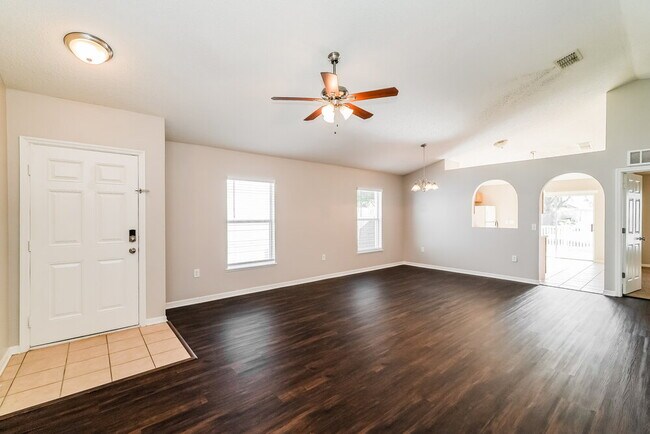 Photo - 924 Brenton Leaf Dr