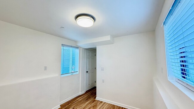 Photo - LT11MAIN Unit LT11253A