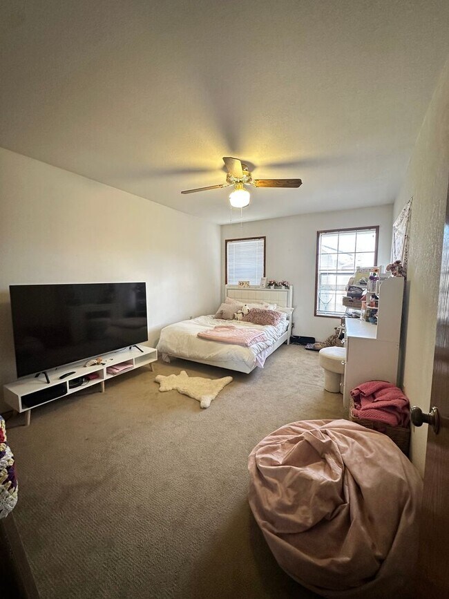 Photo - Spacious 4-Bedroom Home in Prime Wenatchee Location