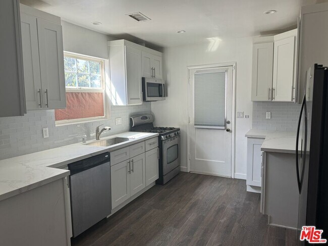 Photo - 7729 Wynne Ave