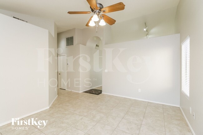 Photo - 902 S Ithica St