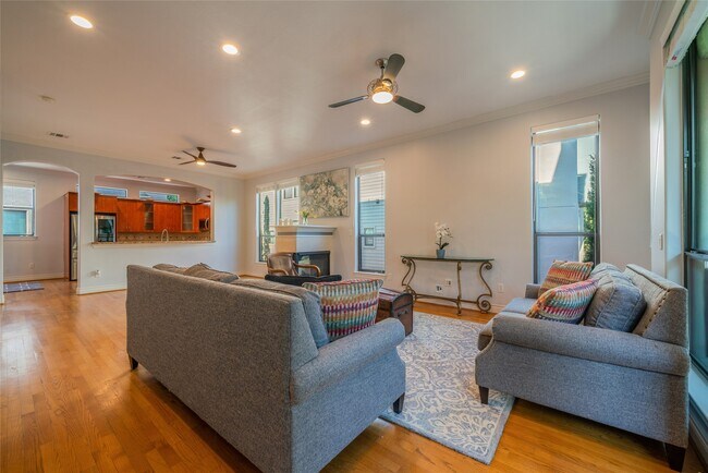 Photo - 1802 Rosalie St