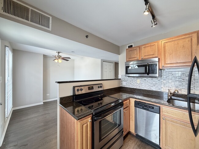 Photo - 4334 N Hazel St Unit 504