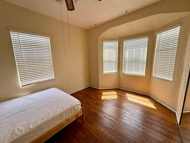 Photo - 1350 N Fairview Ave