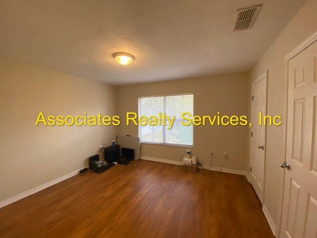 Photo - 2bed/2.5 bath condo in Hailey Gardens behind Butler Plaza! **NO PETS**