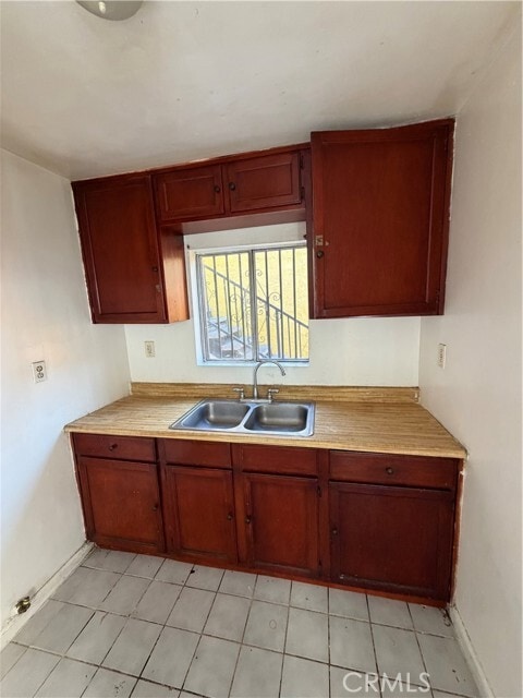 Photo - 529 S Humphreys Ave Unidad 1/2
