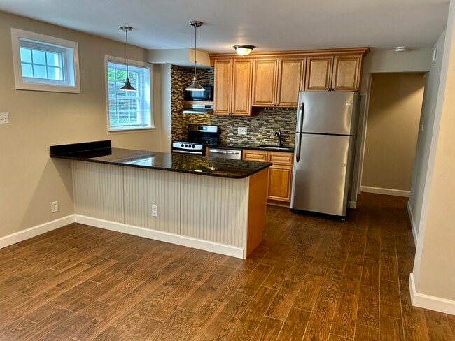 Building Photo - 826 20th St S Unit 1