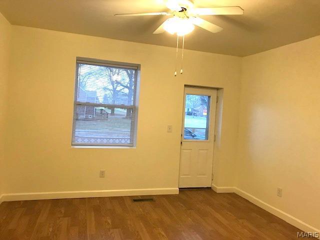 Photo - 118 W 7th St