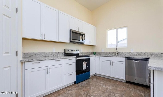 Building Photo - 411 N Central Ave