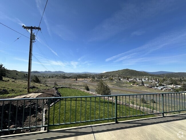 Building Photo - 3BR/4BA Home on 5 Acres – $2,600/Month – A...