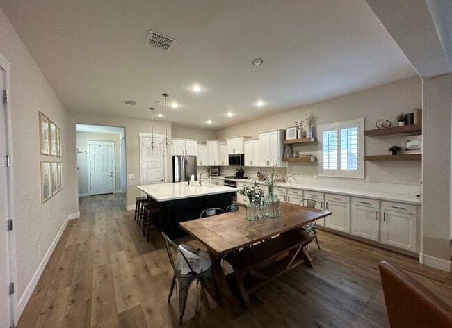 Photo - 2731 S Eastridge