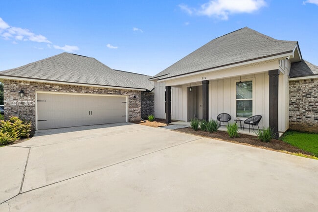 Photo - 212 Blaze Blvd