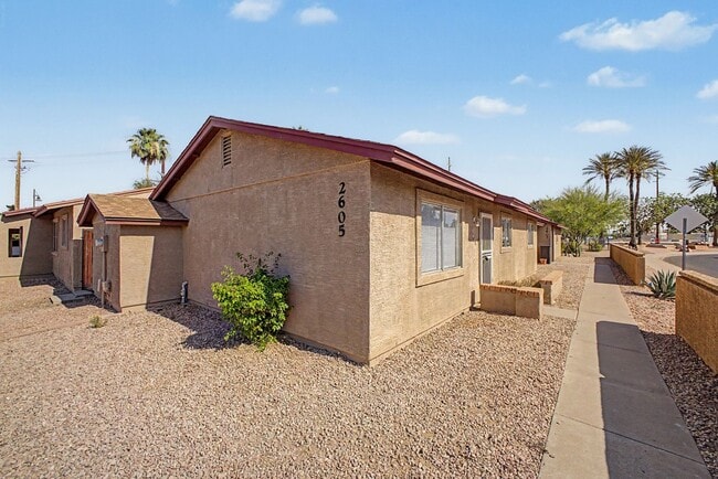 Building Photo - Remodeled 2 bedroom 2 bathroom