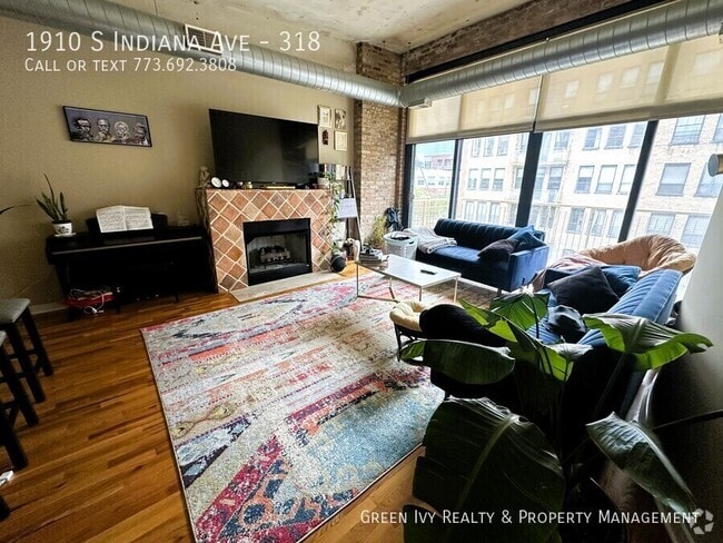 Building Photo - 1910 S Indiana Ave Unit 318 Rental