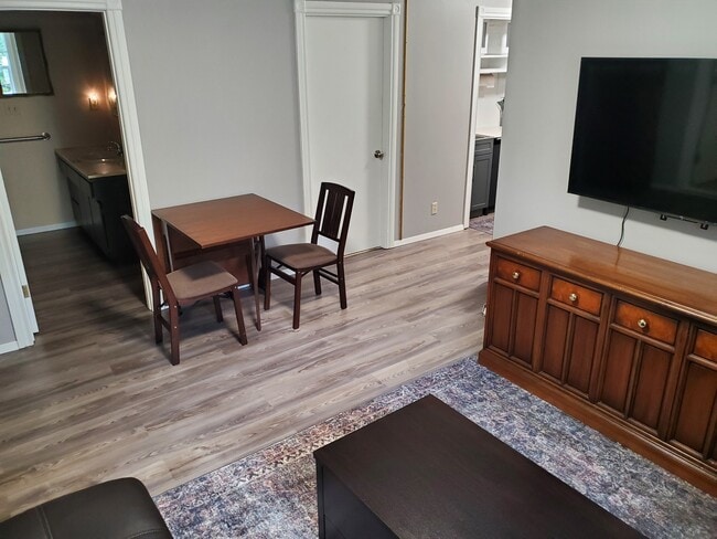 Photo - 16057 NE 6th St