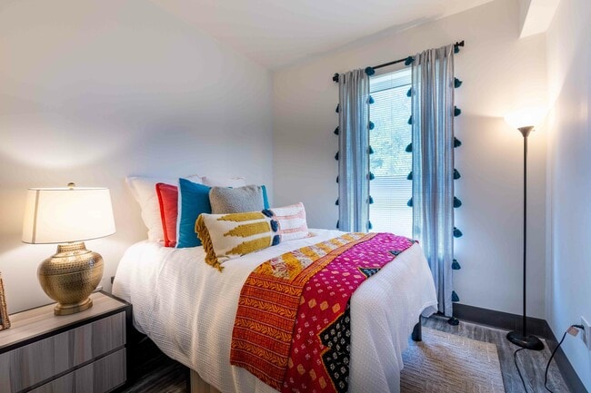 Valentine-Commons-Off-Campus-Apartments-Just-Steps-From-NC-State-University-Platinum-Floor-Plans-Private-Fully-Furnished-Bedrooms