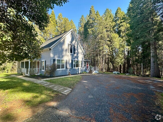 Building Photo - Charming Nevada City Home