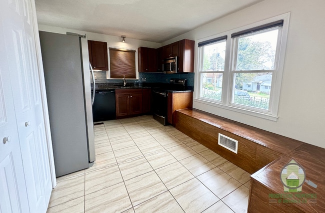 Photo - 107 Sycamore Dr