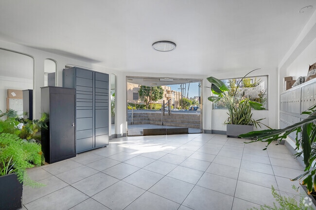 Lobby - Park Plaza Apartments