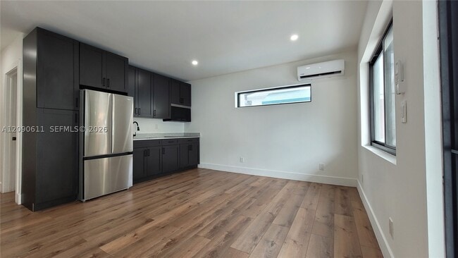 419 78th St Unit 2